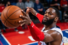 华盛顿奇才训练开放日，国际比赛日战术微调引欢呼，NBA常规赛在即，年轻球员得到机会的简单介绍多米APP下载