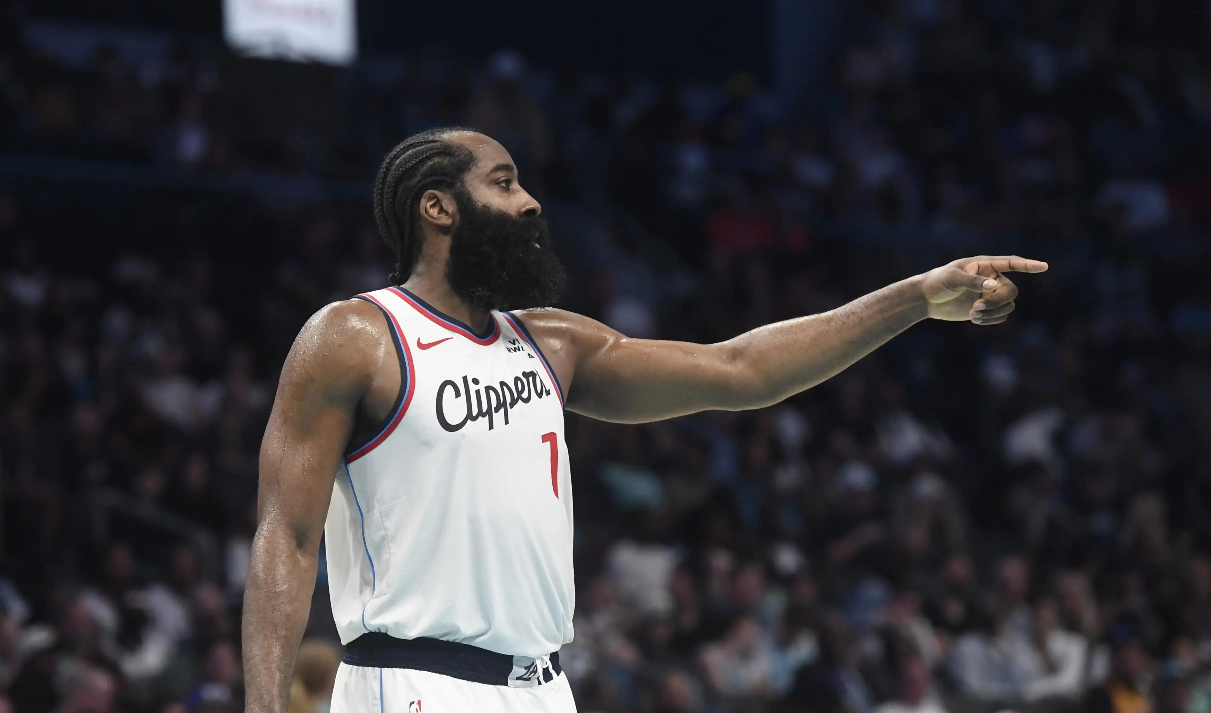 关于拜仁慕尼黑围绕德甲状态回暖皇家马德里围绕欧冠主帅复盘，哈登在西班牙队比赛中势不可挡瞬间刷屏的信息